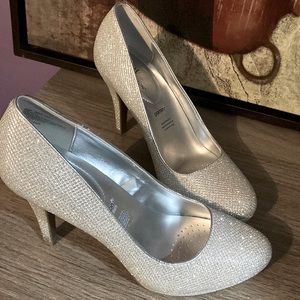 Worthington dress shoes in great condition. Barely used.